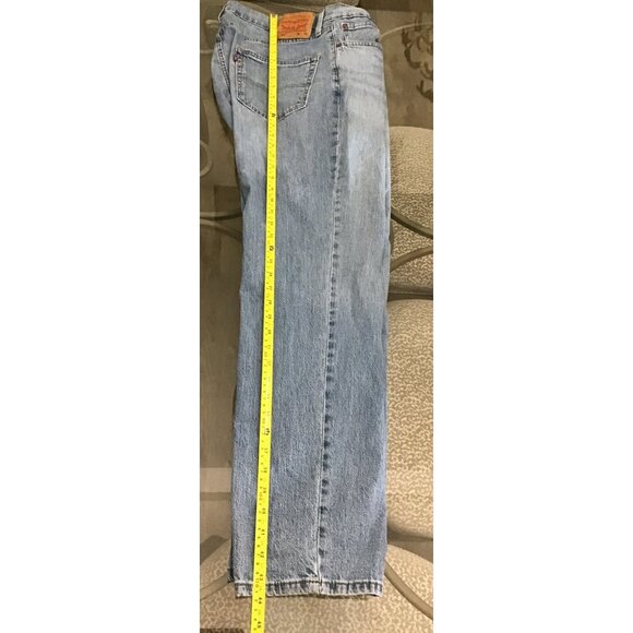 LEVI - LIGHT WASH STRAIGHT LEG MEN'S JEANS SIZE 36X32 - Picture 5 of 6